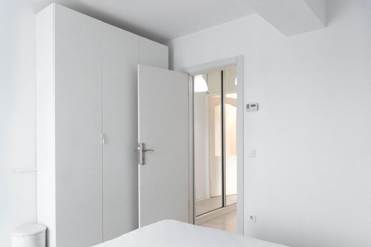 Airport Residence - Apartment Across From Otopeni Airport Buitenkant foto