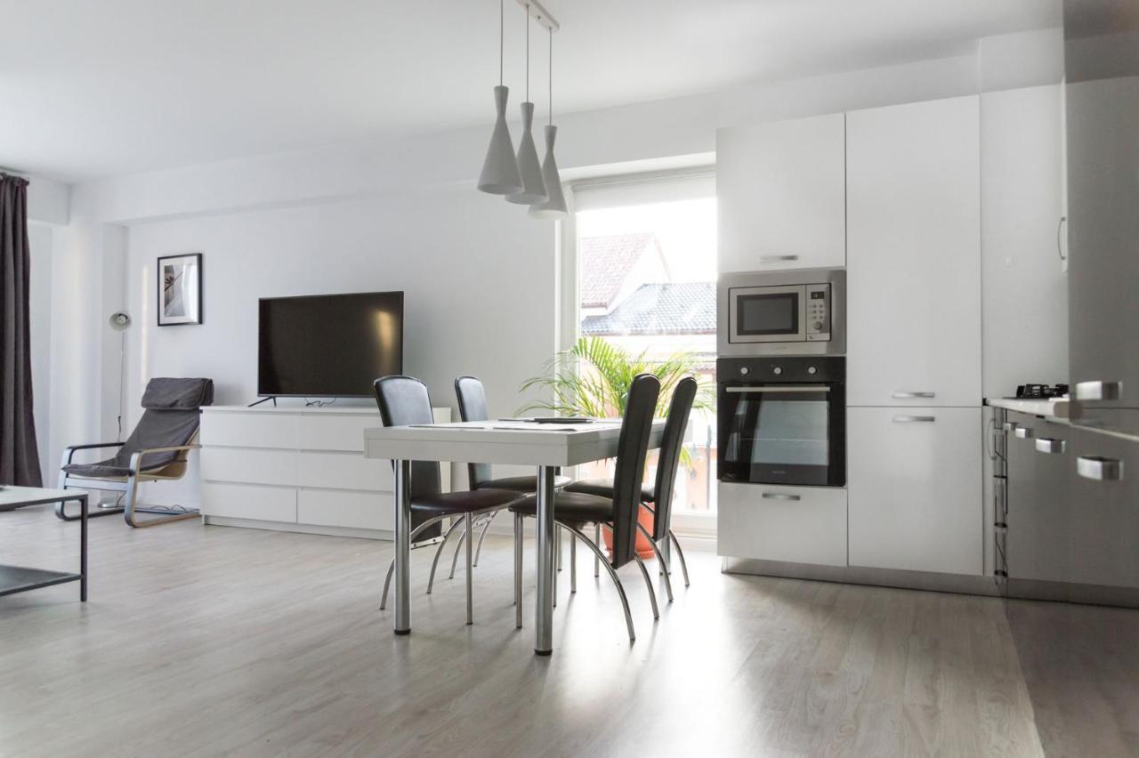 Airport Residence - Apartment Across From Otopeni Airport Buitenkant foto