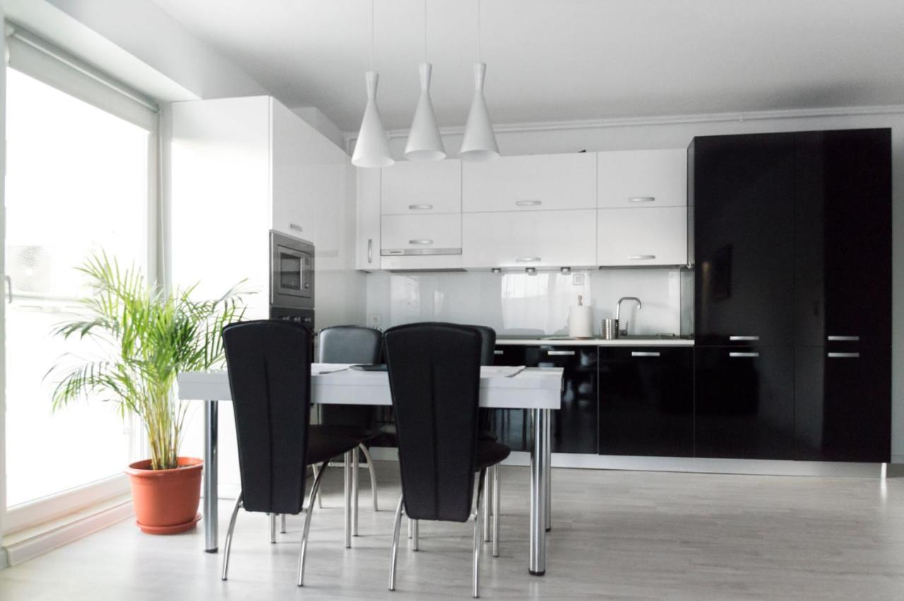 Airport Residence - Apartment Across From Otopeni Airport Buitenkant foto